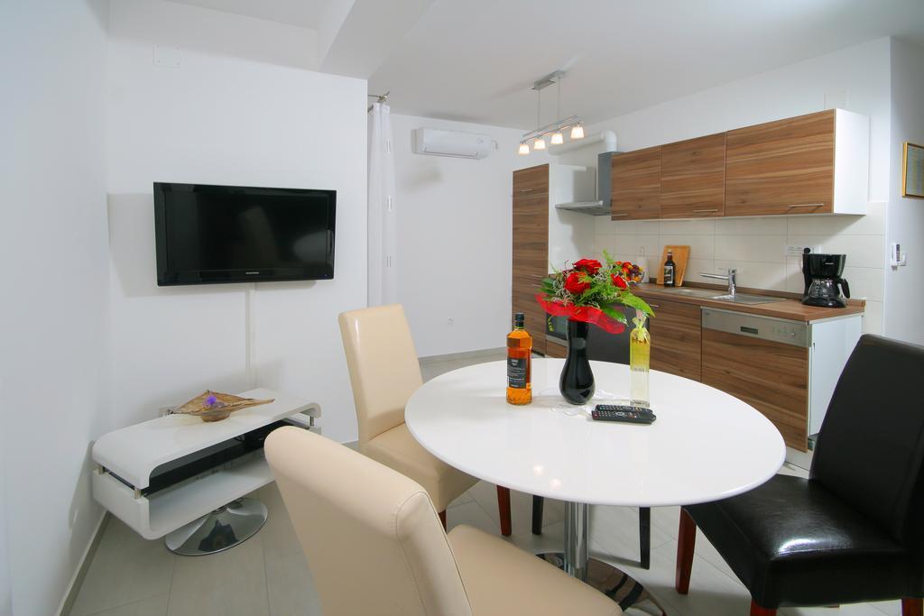Apartmani Mane Trogir Exterior foto
